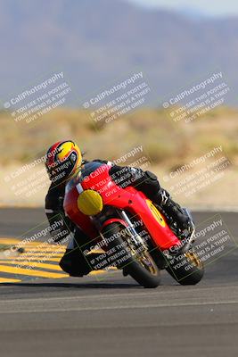 media/Oct-08-2022-SoCal Trackdays (Sat) [[1fc3beec89]]/Turn 16 (125pm)/